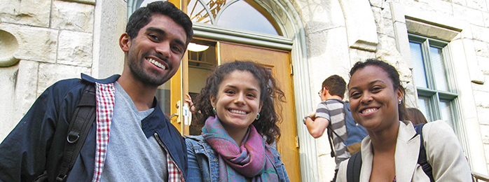 Kaplan Scholar undergrads on steps of University Hall in Fall 2015