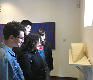 humanities-plunge-2018-students-viewing-sculpture-national-museum-of-puerto-rican-arts-and-culture-2018-03-27-300x260.jpg